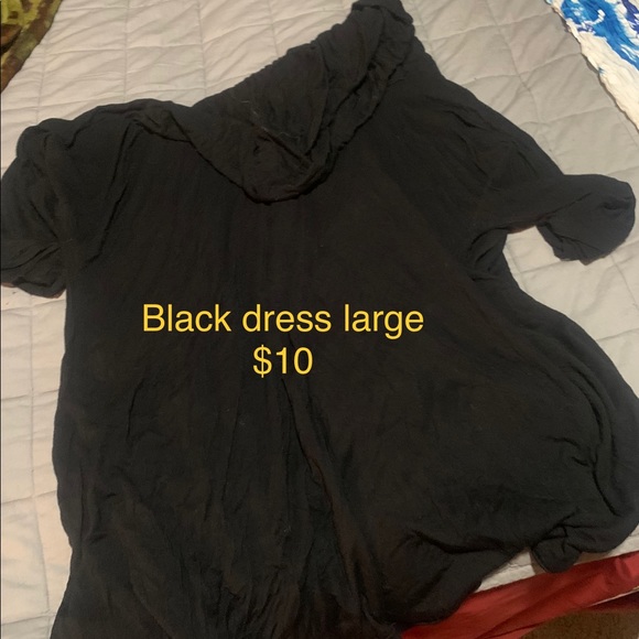 Dresses - Picture 2 of 4